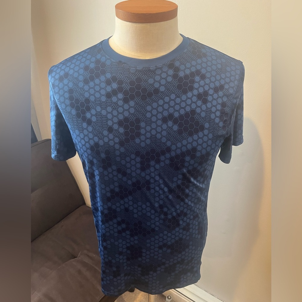 Tek Gear Blue Hive Shirt. Size: Medium